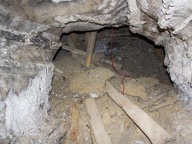 Aspecto de una mina de sal abandonada en Valtierra, Navarra