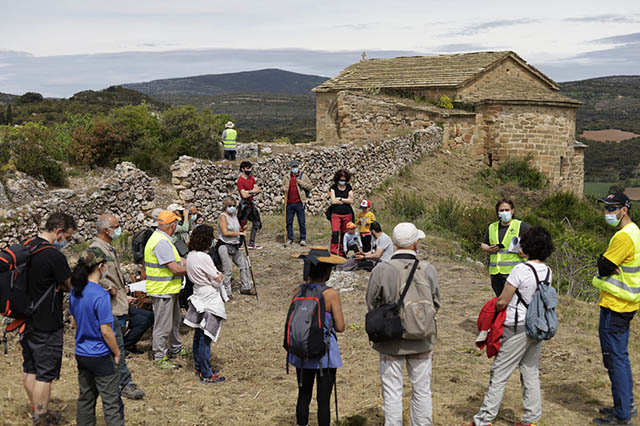 Grupo de participantes en la excursión del Geolodía de Huesca en Calasanz